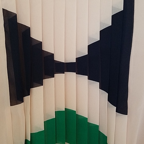 Color block blouse - Picture 3 of 5